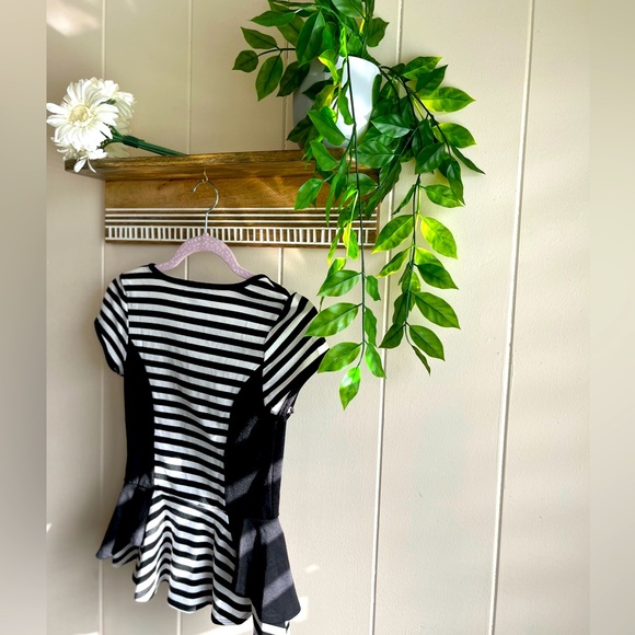 Black and white striped blouse - Picture 10 of 11